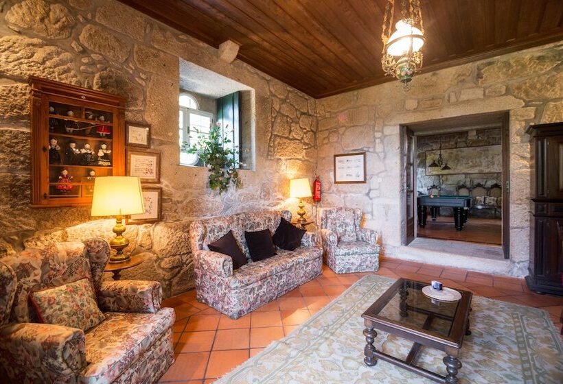 Casa Das Torres Da Facha