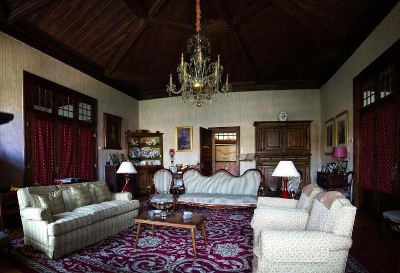 Casa Dos Varais, Manor House