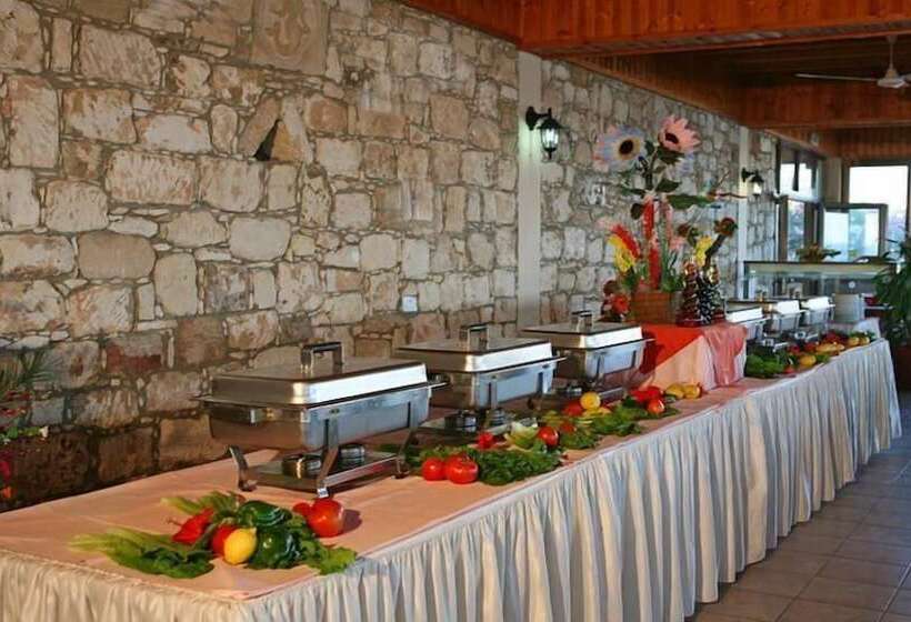 Corallia Beach Hotel Apartments