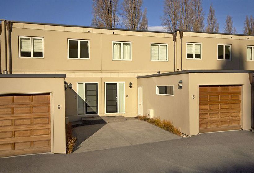 Отель Esplanade Queenstown By Staysouth