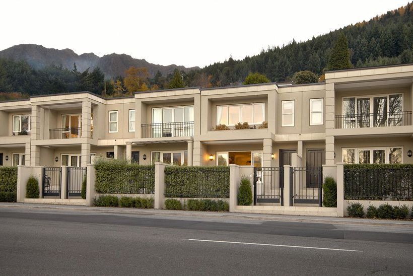 Отель Esplanade Queenstown By Staysouth