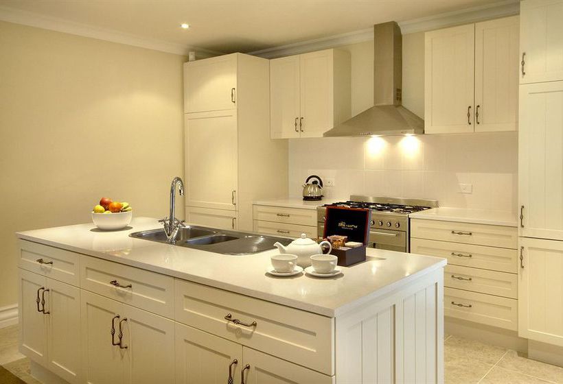 Отель Esplanade Queenstown By Staysouth