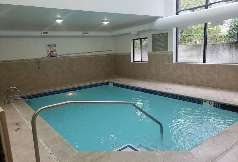 فندق A Victory Suites Warren