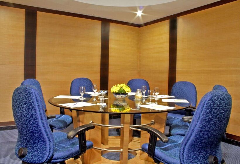 ホテル Aditya Park A Sarovar Portico