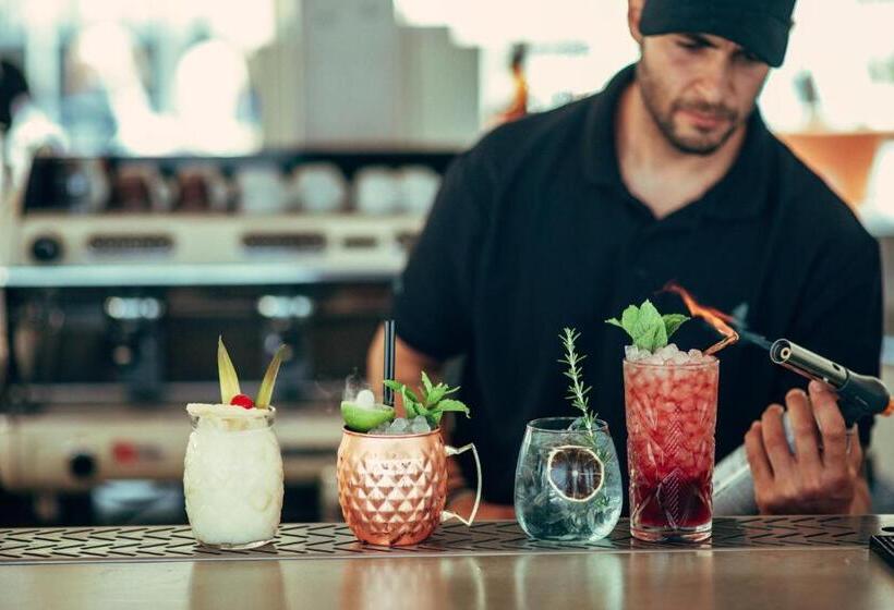 ホテル Aeolos Beach Resort