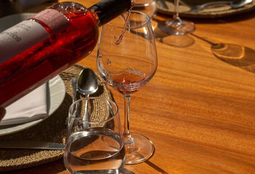 Отель Aquila Rithymna Beach