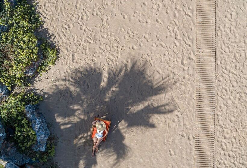 Отель Aquila Rithymna Beach