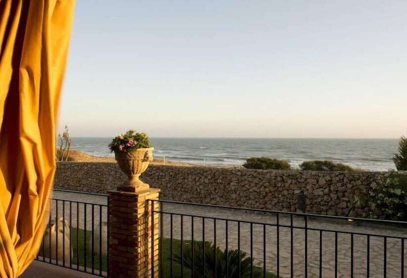 هتل Baia Di Ulisse Wellness & Spa