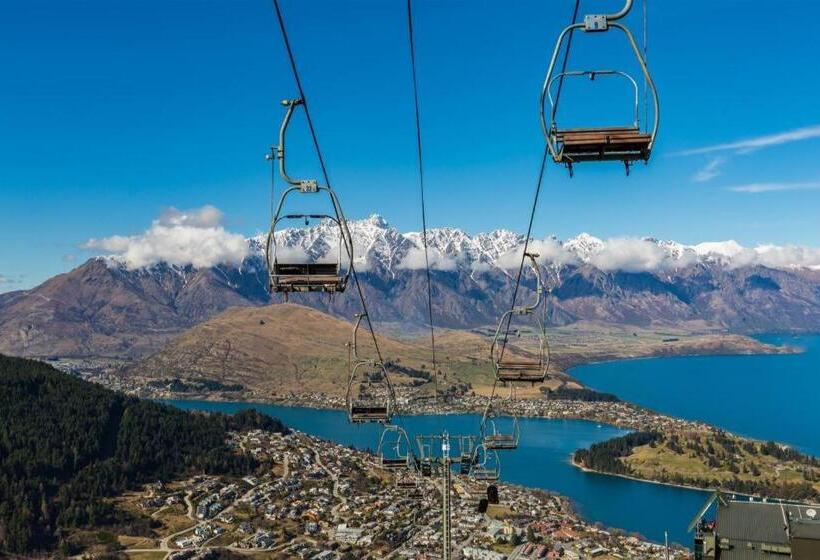 Отель Base Backpackers Queenstown