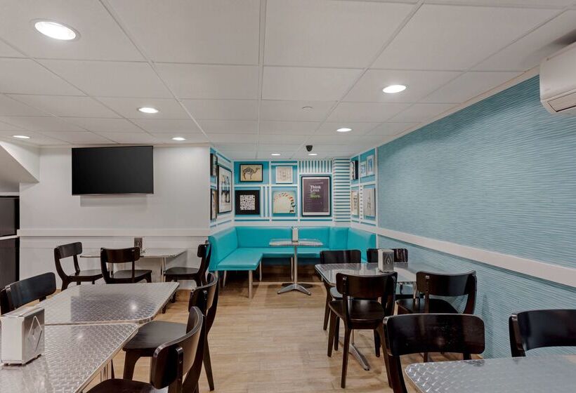 בית מלון כפרי Best Western Plus Brooklyn Bay