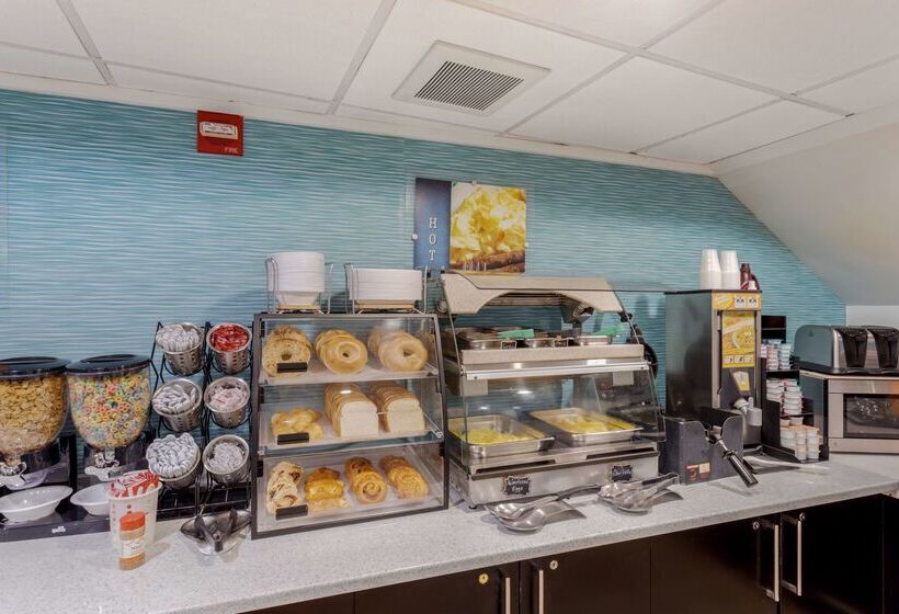 בית מלון כפרי Best Western Plus Brooklyn Bay