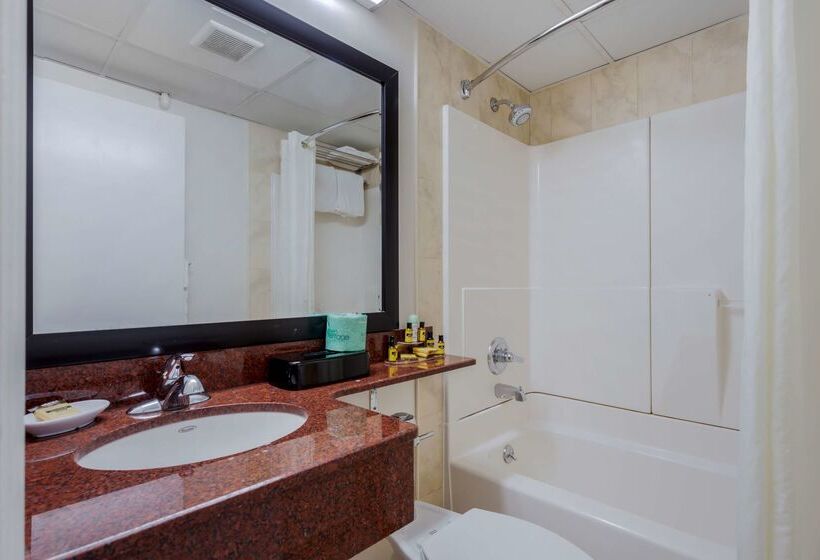 בית מלון כפרי Best Western Plus Brooklyn Bay