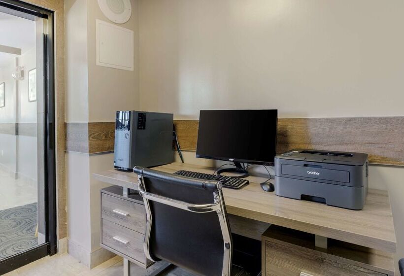 בית מלון כפרי Best Western Plus Brooklyn Bay