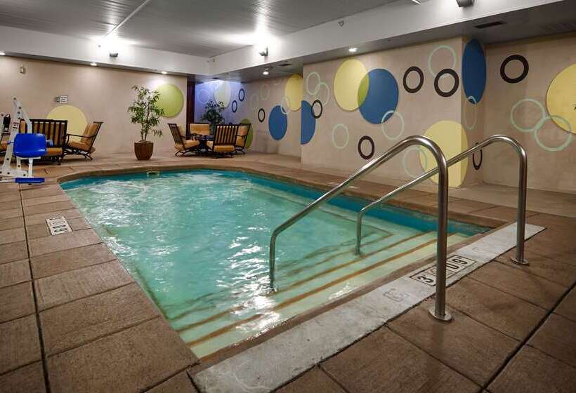 Best Western Plus Sandusky Hotel & Suites