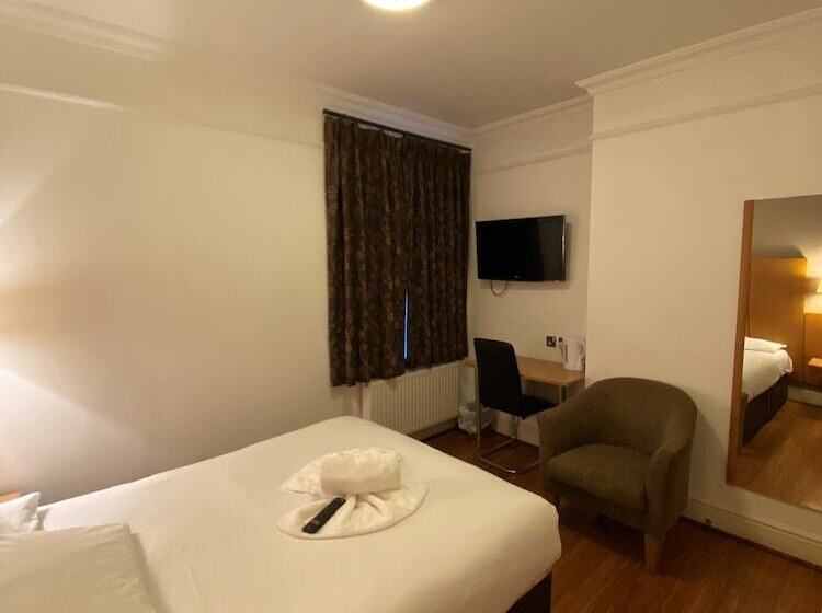 Отель Buckingham