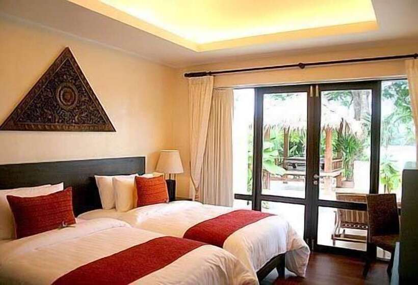 בית מלון כפרי Chandara Resort & Spa Phuket