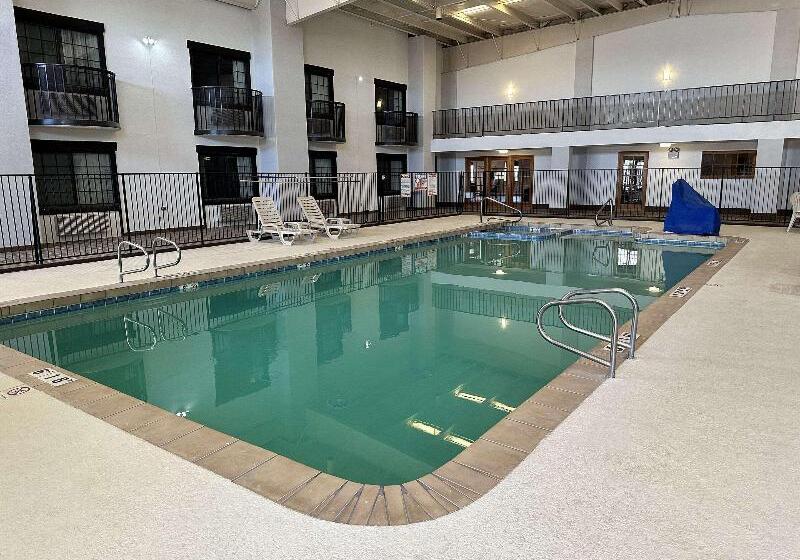 Hotel Clarion Pointe Winslow I 40