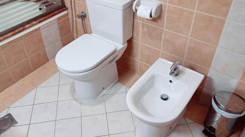 هتل Clifton International