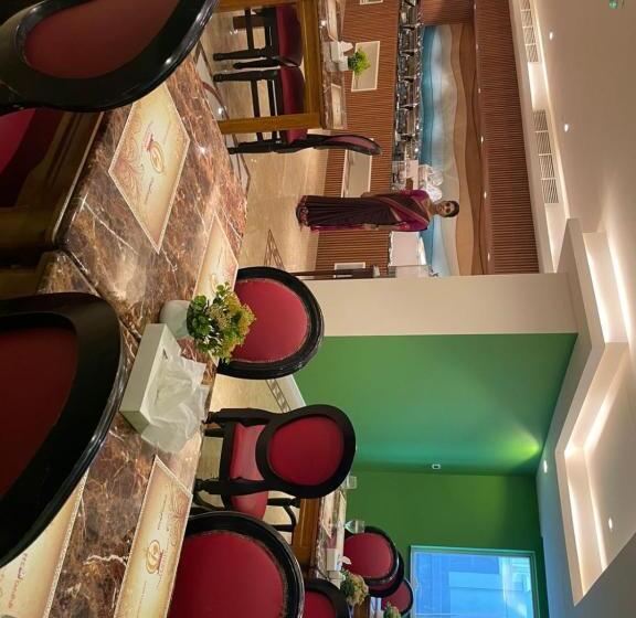 هتل Clifton International