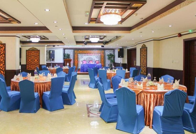 هتل Clifton International