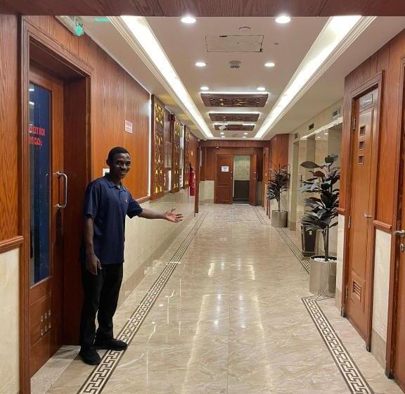 هتل Clifton International