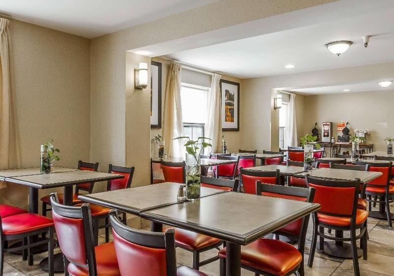 Отель Comfort Inn Airport