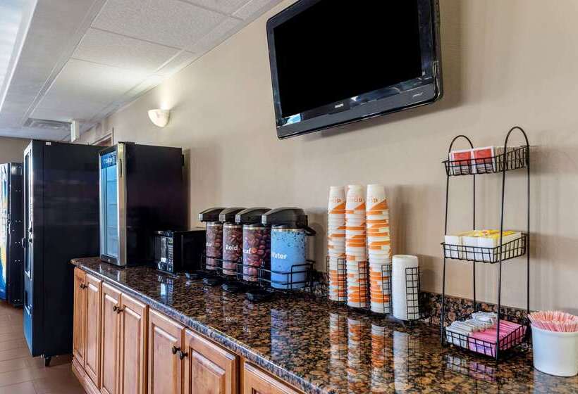 בית מלון כפרי Comfort Inn At Convention Center