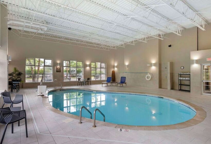 ホテル Comfort Inn North Polaris