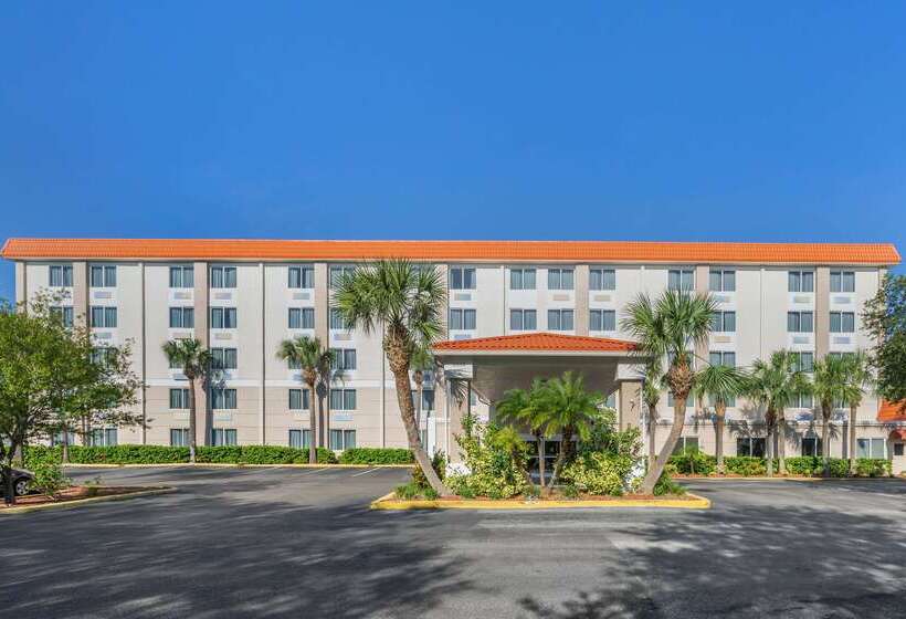 فندق Comfort Inn St Petersburg North