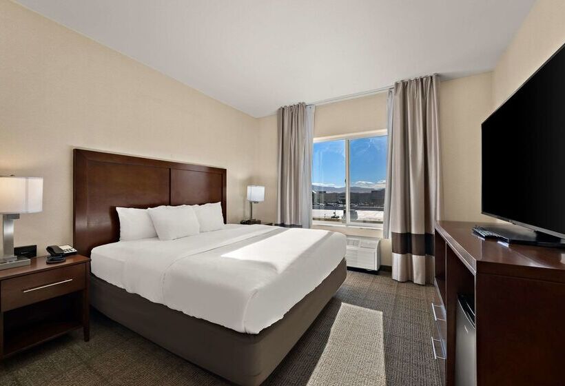 Отель Comfort Inn & Suites Airport Convention Center