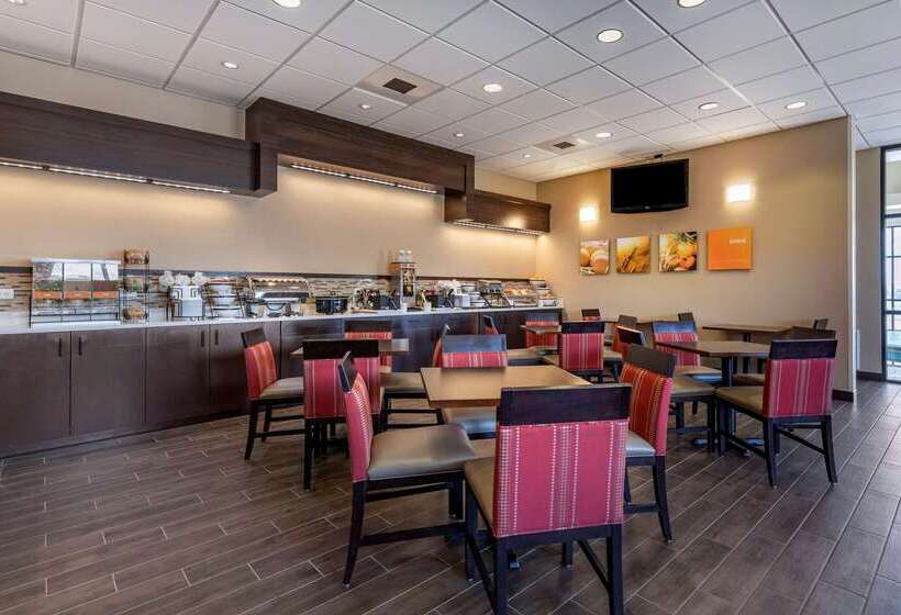 Отель Comfort Inn & Suites Gateway To Glacier National Park