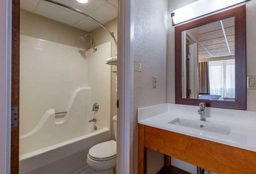 Отель Comfort Inn & Suites Gateway To Glacier National Park