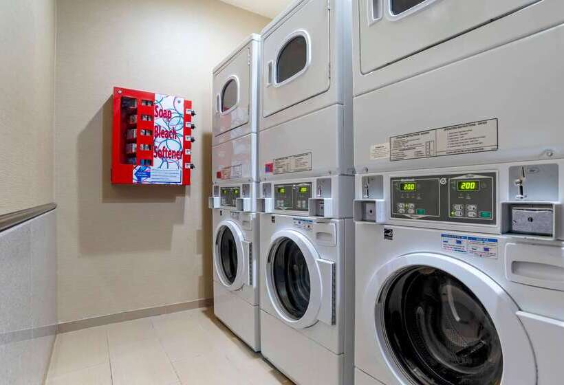 هتل Comfort Suites