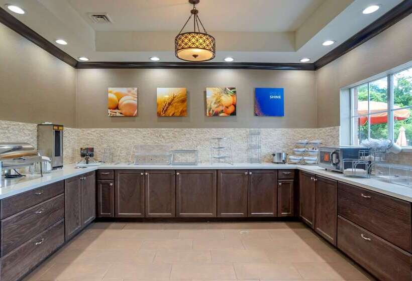 هتل Comfort Suites