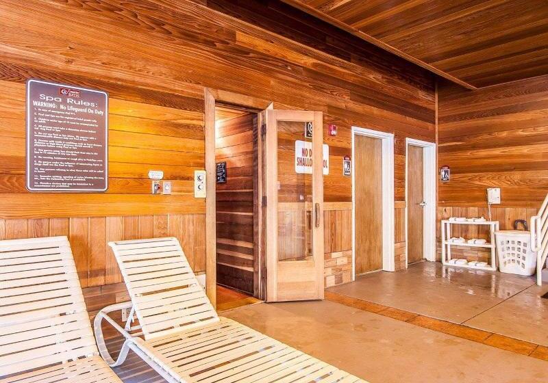 فندق Comfort Suites