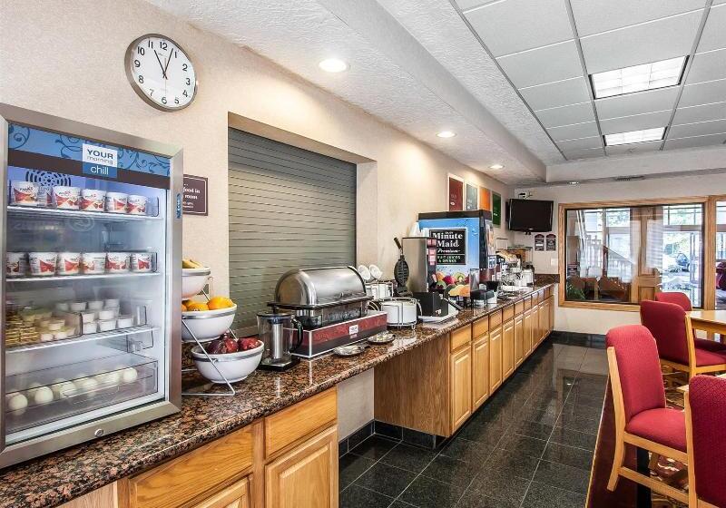 فندق Comfort Suites