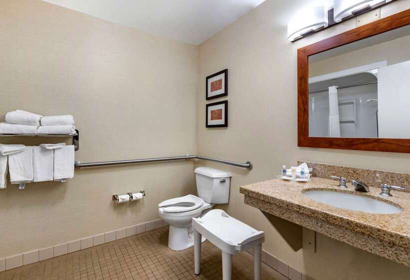 酒店 Comfort Suites Coralville I80