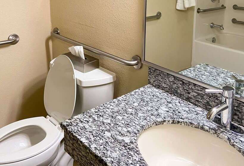 Отель Comfort Suites Pittsburgh Airport