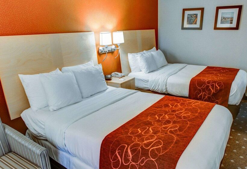 Отель Comfort Suites Pittsburgh Airport