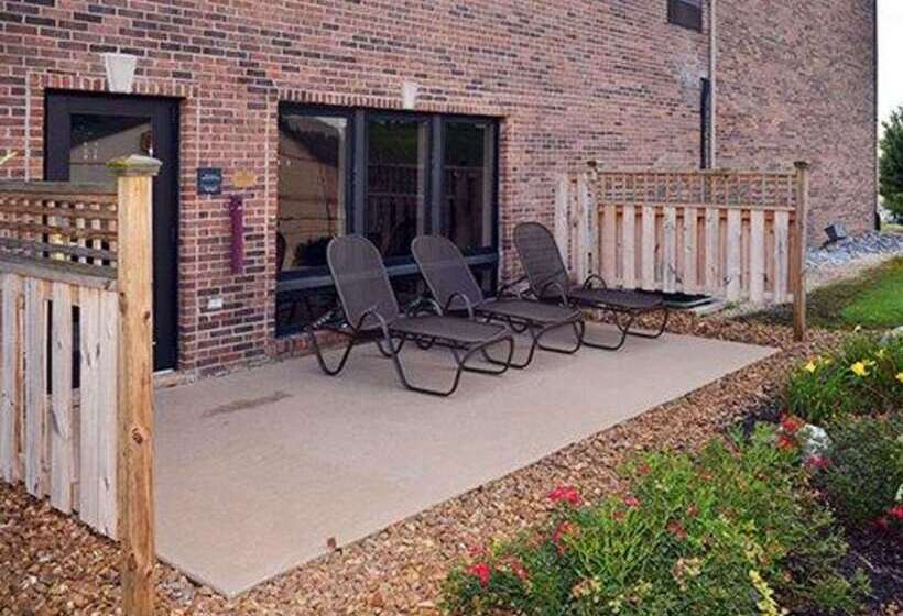 فندق Comfort Suites