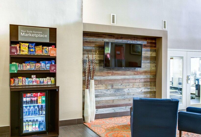 فندق Comfort Suites