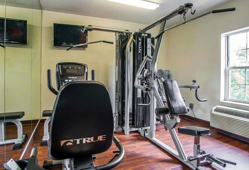 فندق Comfort Suites East Brunswick  South River