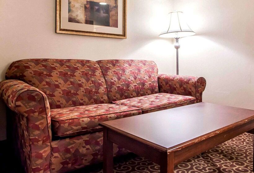 فندق Comfort Suites East Brunswick  South River