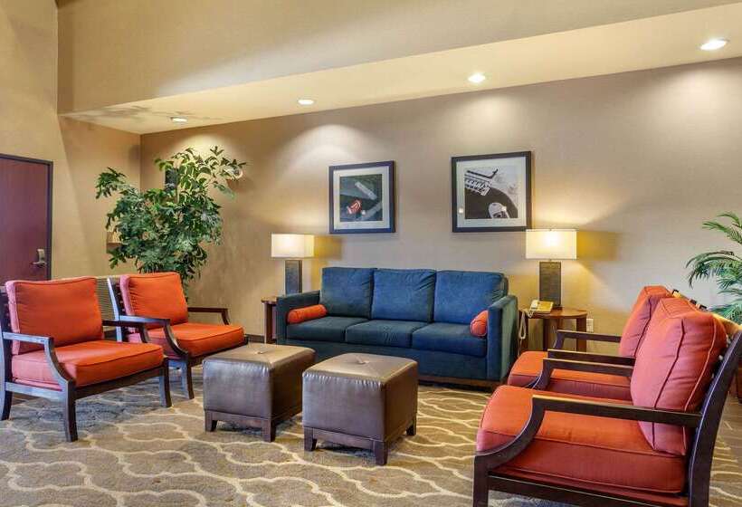 בית מלון כפרי Comfort Suites Glendale   State Farm Stadium Area