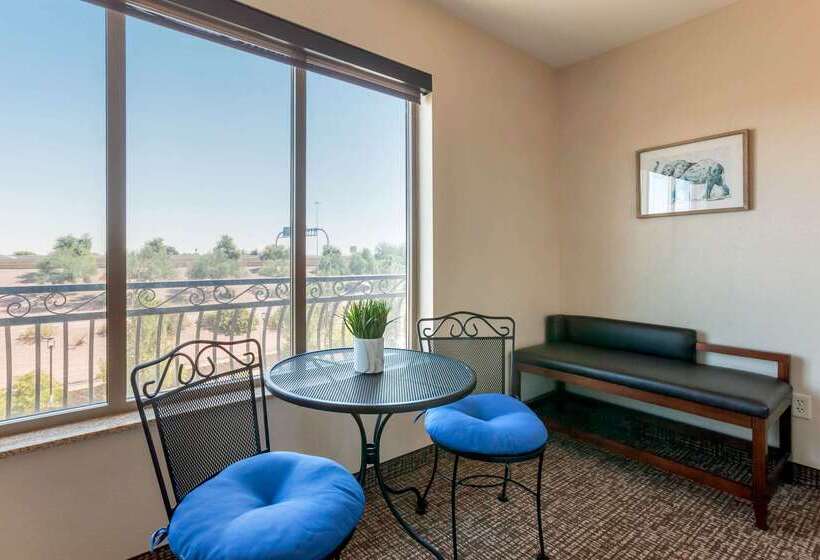 בית מלון כפרי Comfort Suites Glendale   State Farm Stadium Area