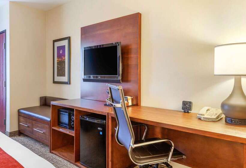 בית מלון כפרי Comfort Suites Glendale   State Farm Stadium Area