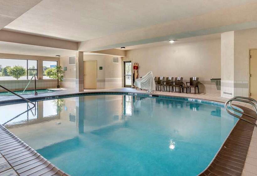 בית מלון כפרי Comfort Suites Grandville   Grand Rapids Sw