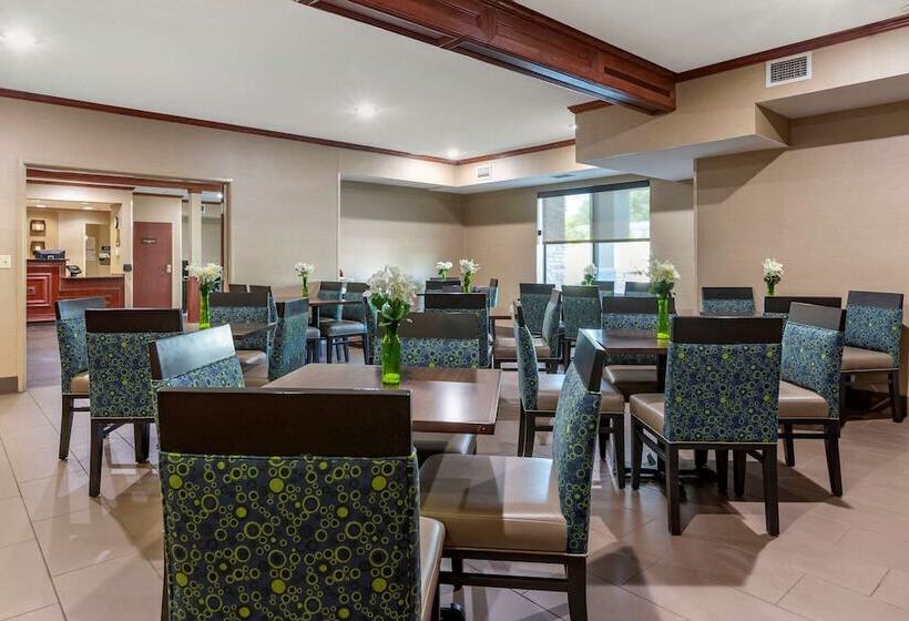 בית מלון כפרי Comfort Suites Grandville   Grand Rapids Sw