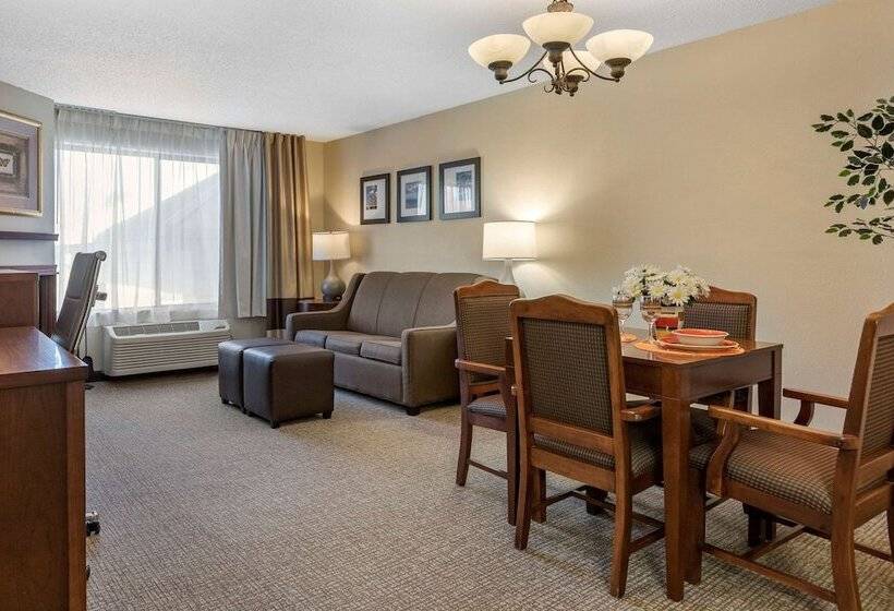 בית מלון כפרי Comfort Suites Grandville   Grand Rapids Sw