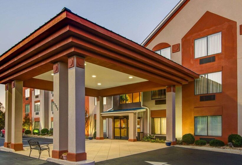 בית מלון כפרי Comfort Suites Northside Hospital Gwinnett